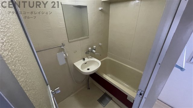 バス・シャワールーム　シンプルで機能的なユニットバスです