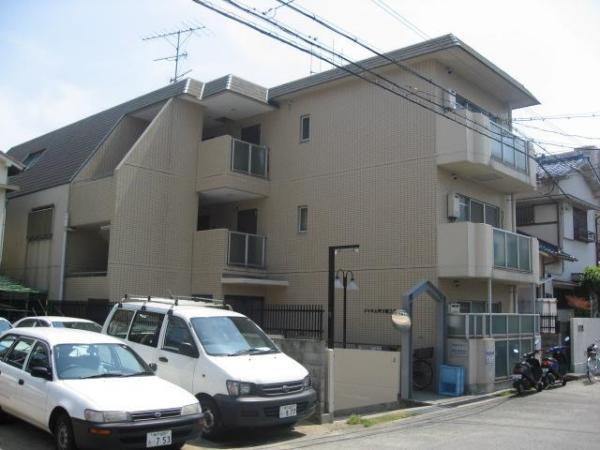 建物外観　タイル張りのおしゃれな外観