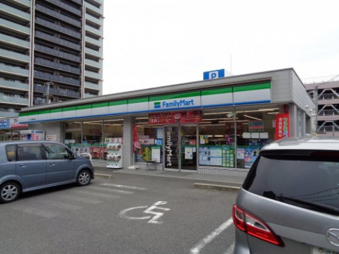コンビニ　ファミリーマート　近江八幡鷹飼町店（コンビニ）まで161m