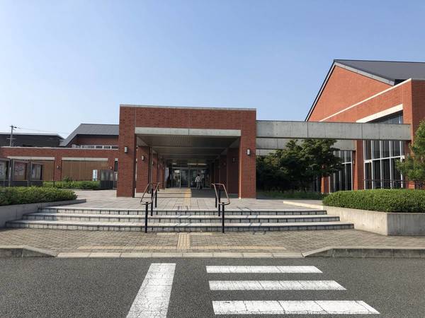 役所　飾麿支所（役所）まで1000m