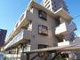 建物外観　タイル調の外観です