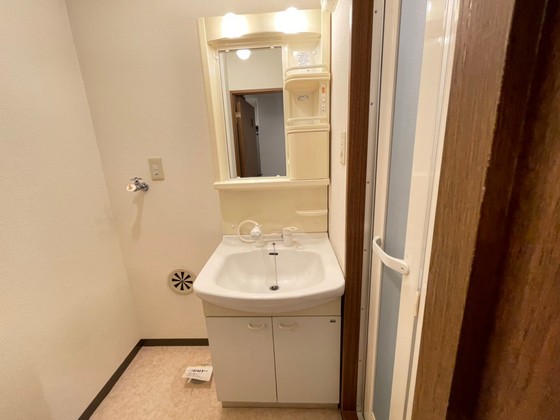 洗面設備　※別部屋の写真です