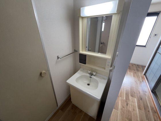 洗面設備　※別部屋の写真です