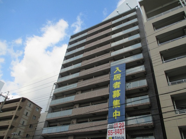 建物外観　新大阪駅目の前のとても利便の良い所にあります