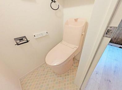 都営三田線 巣鴨駅 徒歩11分 3階建 築3年のトイレ写真