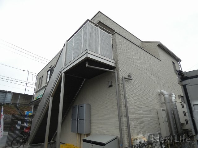 建物外観　プラサートハウス3