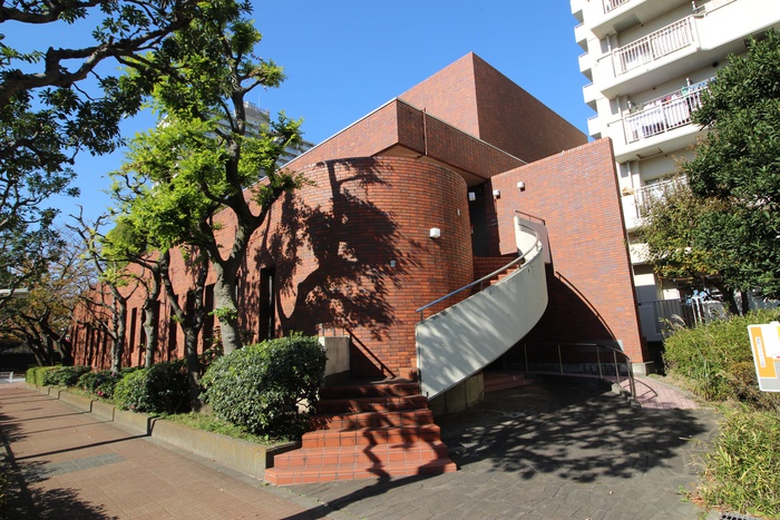図書館　清新町コミュニティ会館図書館（図書館）まで432m