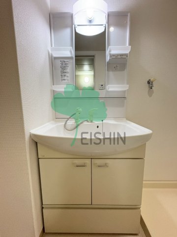 洗面設備　シンプルで使いやすい洗面台です！