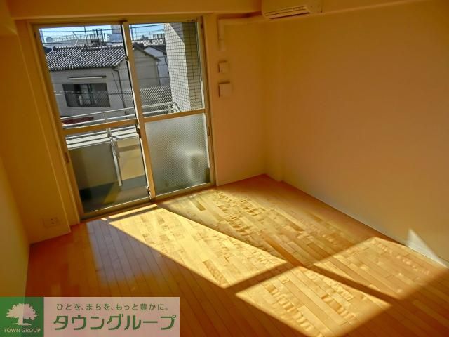 居室・リビング　南西向き・日当たり良好♪