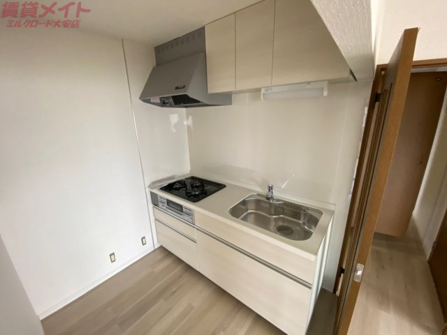キッチン　同物件別室の画像です