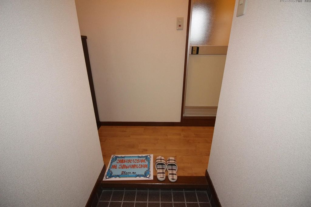 玄関　※同マンションの別部屋のお写真です。