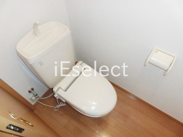 トイレ　トイレはシンプルですね。