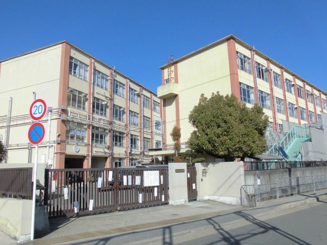 小学校　京都市立百々小学校（小学校）まで393m