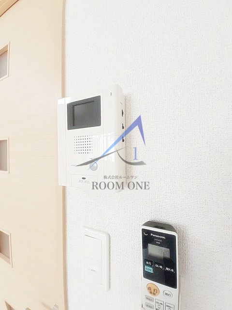 セキュリティ　モニター付きインターホンです。