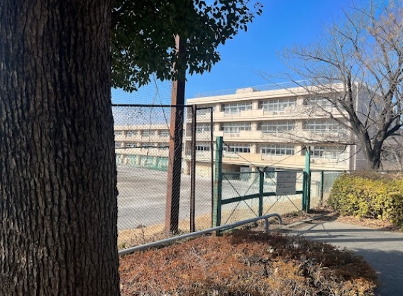 中学校　横浜市立中川西中学校（中学校）まで476m