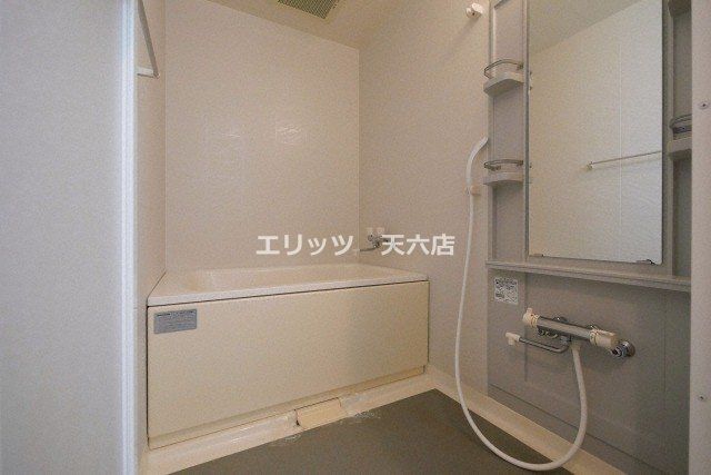 バス・シャワールーム　洗面