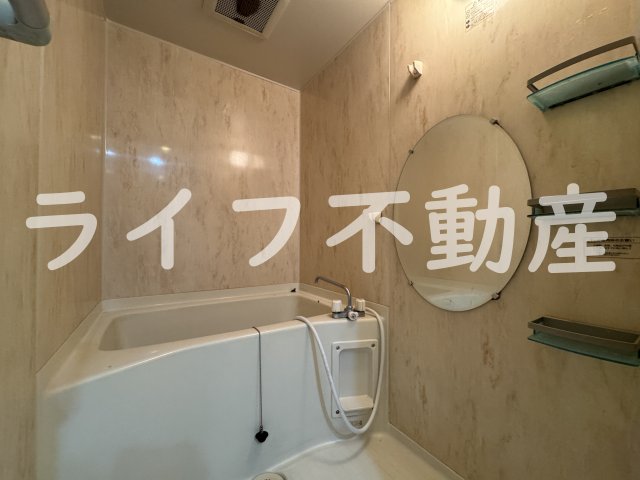 バス・シャワールーム　ゆったり過ごせるお風呂です