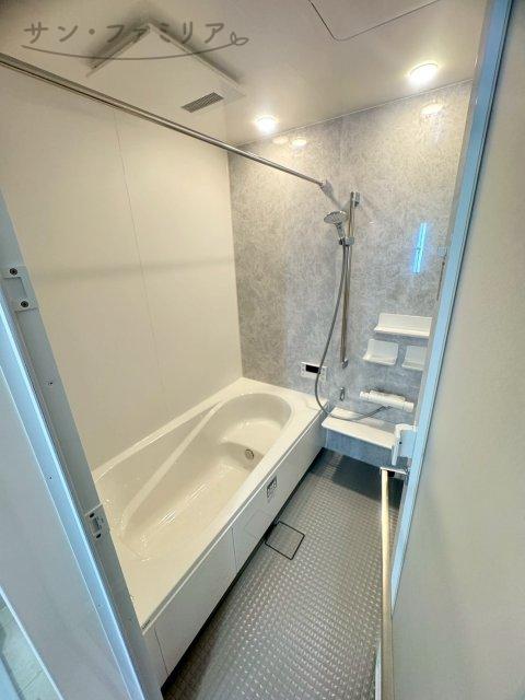 バス・シャワールーム　同一物件別部屋写真