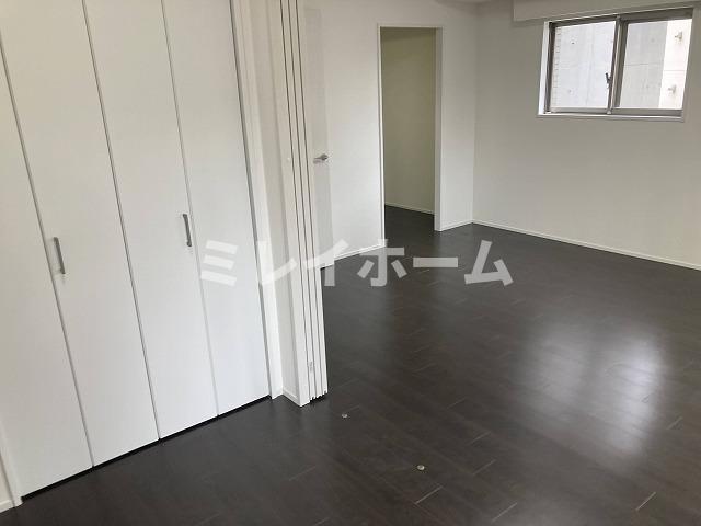 居室・リビング　同建物内、別のお部屋の参考写真になります。