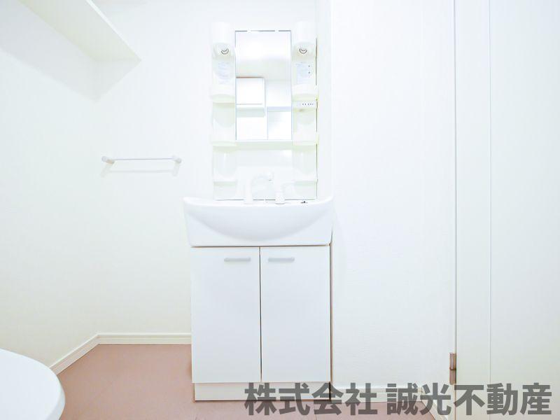 洗面設備　コンパクトで使いやすい洗面所