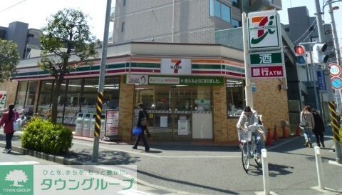 コンビニ　セブンイレブン（コンビニ）まで300m