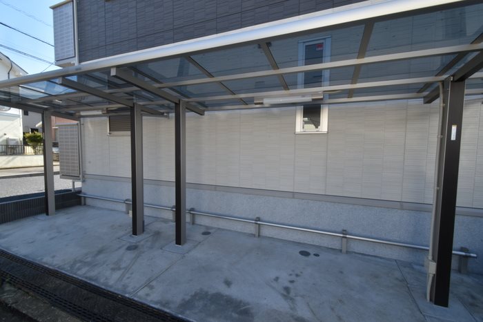 その他共有部分　屋根付きの駐輪場です。