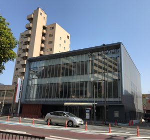 銀行　西日本シティ銀行三萩野支店（銀行）まで212m