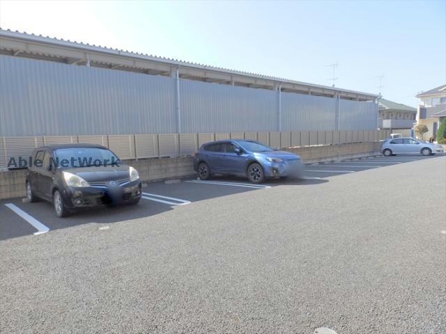 駐車場　駐車場