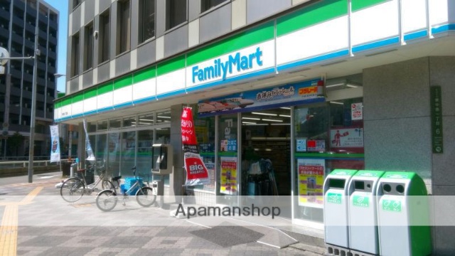 コンビニ　ファミリーマート（コンビニ）まで118m