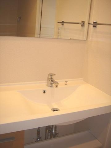 洗面設備　※別部屋の参考写真です。