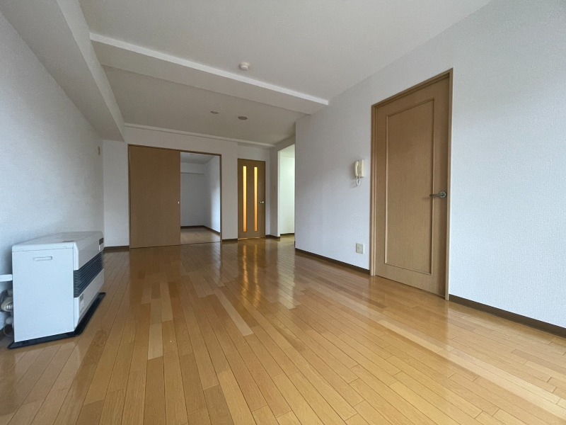 居室・リビング　広くてキレイなお部屋が広がっていて、充実した生活が送れそう。