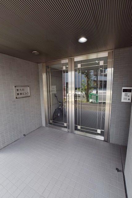 エントランス　オートロック完備