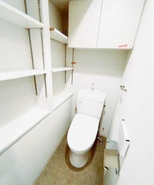 トイレ　別部屋同仕様タイプ