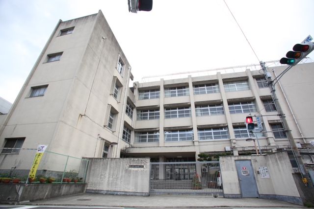 小学校　意岐部東小学校（小学校）まで409m
