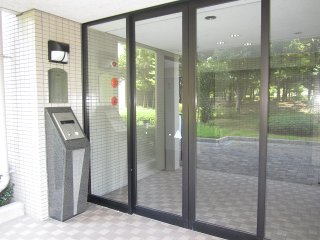 エントランス　ザ・シ ン城北イ ストスタ