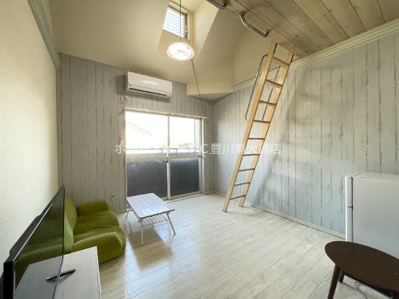 居室・リビング　同型別部屋写真