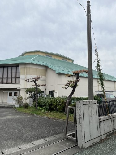小学校　八代市立松高小学校（小学校）まで841m