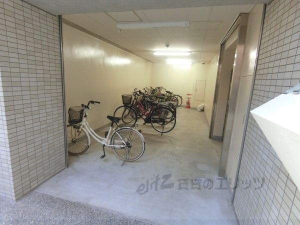 駐車場　駐輪場