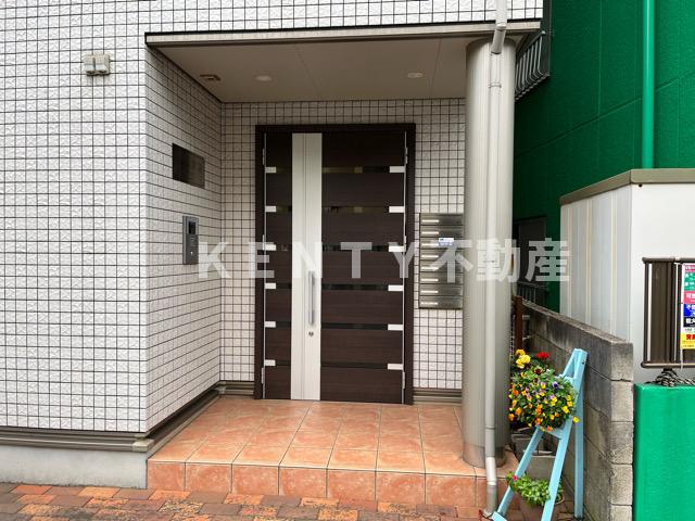 エントランス　建物の内部です