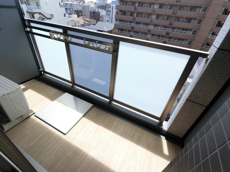バルコニー　開放的で明るい空間を演出してくれるバルコニーです