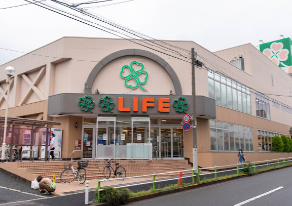 スーパー　ライフ赤塚店（スーパー）まで910m