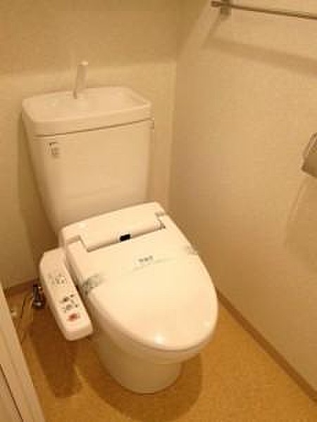 トイレ　※別部屋の参考写真です。