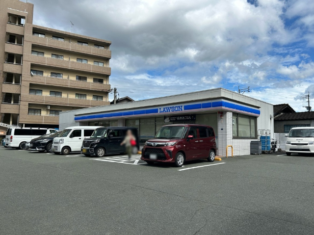 コンビニ　ローソン熊本水前寺２丁目店（コンビニ）まで148m