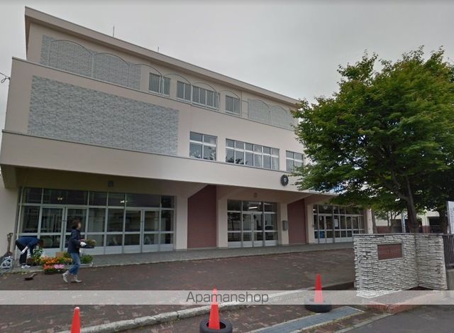 中学校　北陽中学校（中学校）まで395m
