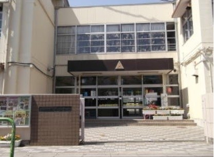 小学校　板橋区立向原小学校（小学校）まで639m