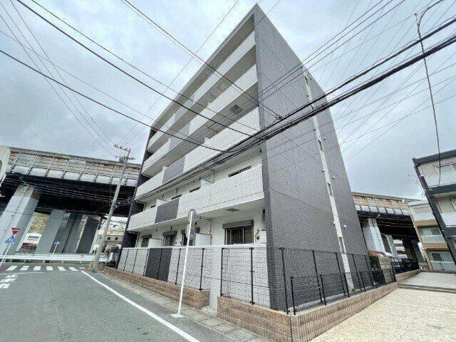 建物外観　オートロック完備