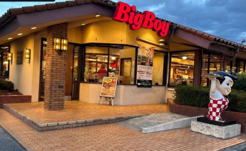 飲食店　ビッグボーイ 園田店（飲食店）まで586m