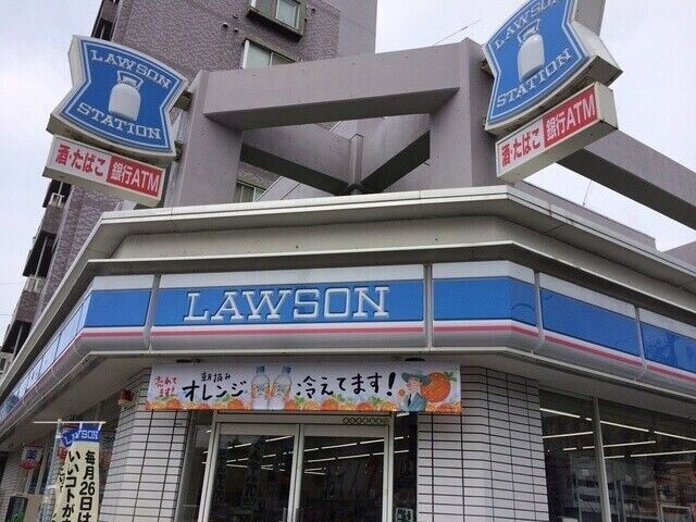 コンビニ　ローソン札幌北15条西店（コンビニ）まで210m