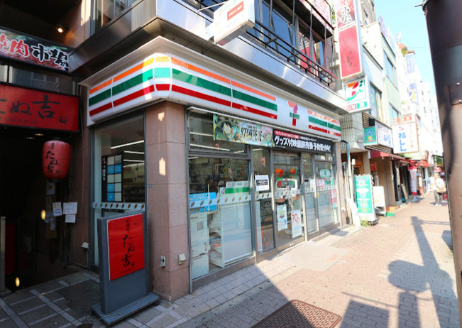 コンビニ　セブンイレブン 新宿大久保駅前店（コンビニ）まで352m