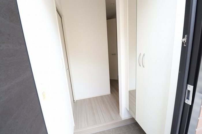 玄関　たっぷり収納できるトールサイズのシューズボックス